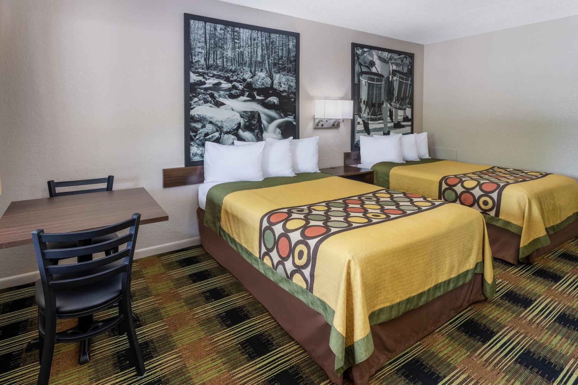 Отель Super 8 By Wyndham Williamsburg/Historic Area Экстерьер фото